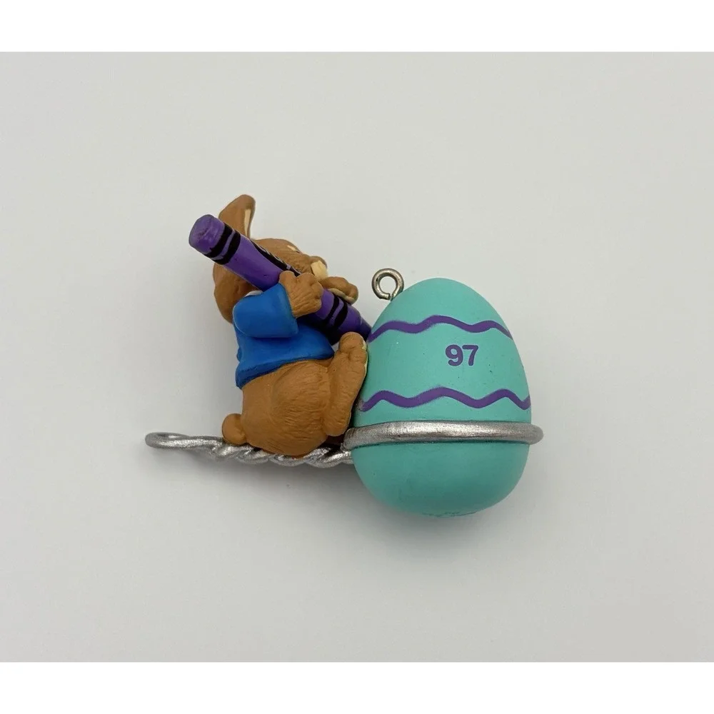 Hallmark Keepsake Ornament Eggs-pert Artist Crayola Easter Bunny 1997 Vintage